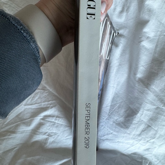 Taylor Swift September 2019 Vogue Cover - Picture 5 of 5